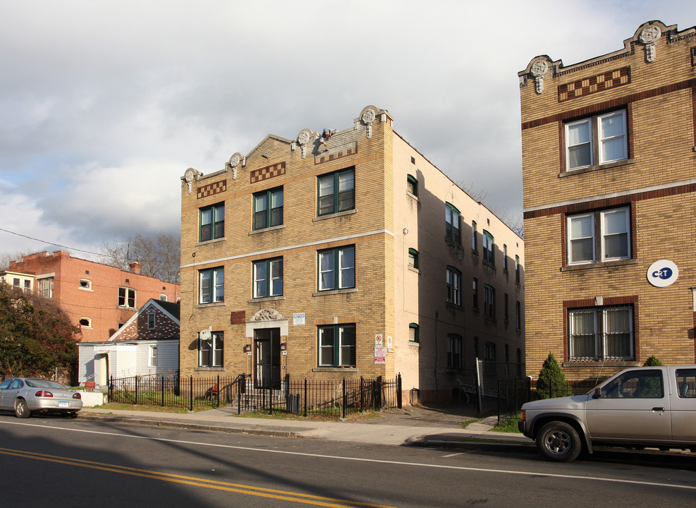 454 Barbour St in Hartford, CT - Building Photo