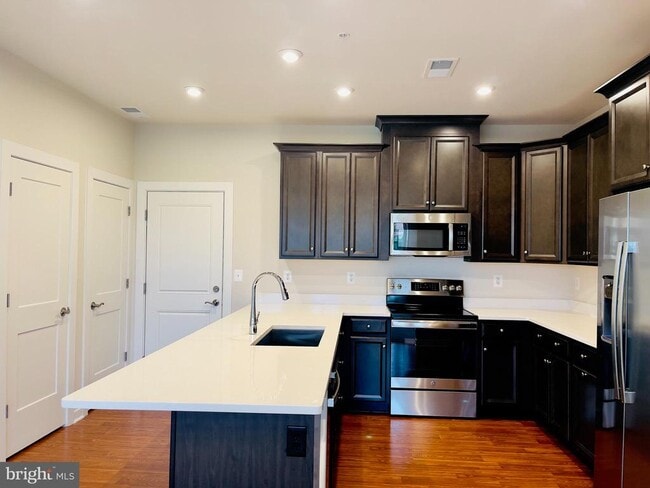 property at 20271 Newfoundland Sq