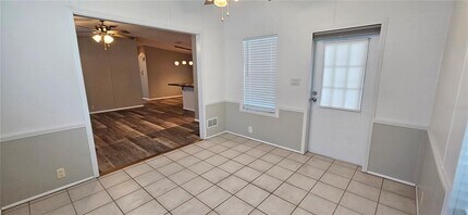 8410 Wagon Wheel Cir in North Fort Myers, FL - Building Photo - Building Photo