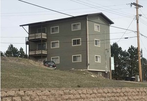 438 Montgomery St in Custer, SD - Building Photo