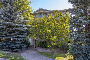 4718 Stanley Rd SW in Calgary, AB - Building Photo