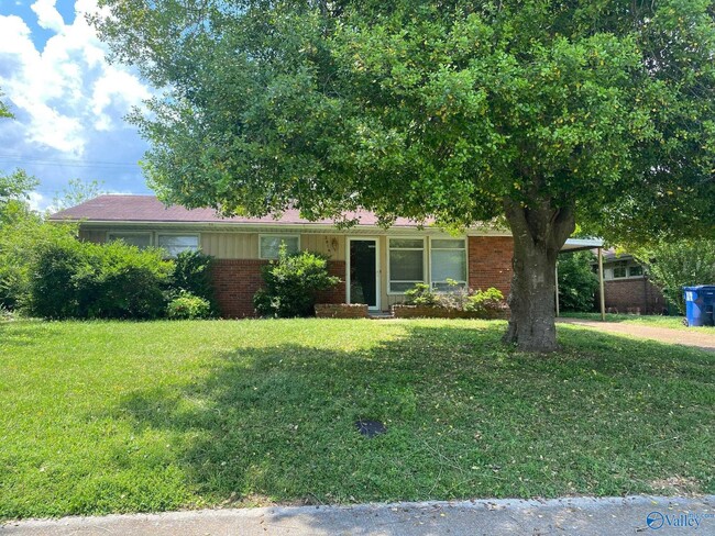 property at 2816 Hillsboro Rd SW