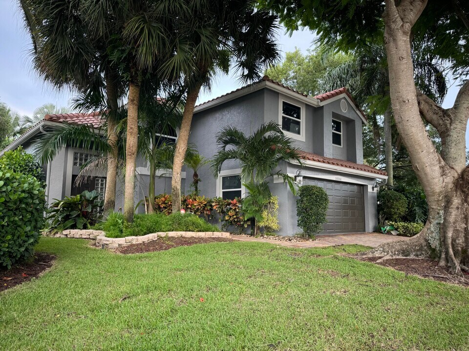 10366 Buena Ventura Dr in Boca Raton, FL - Building Photo