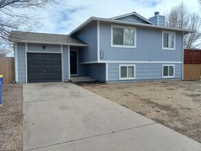 3136 Moonbeam Cir S, Unit UPSTAIRS RT in Colorado Springs, CO - Foto de edificio - Building Photo