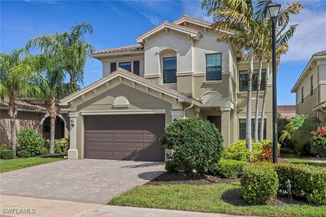 13577 Mandarin Cir in Naples, FL - Building Photo