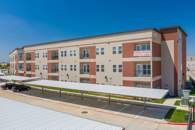 Grand West Condos in Katy, TX - Foto de edificio - Building Photo