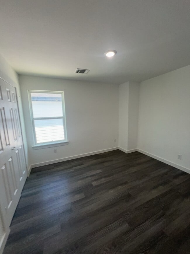 property at 6013 Wedgefield St