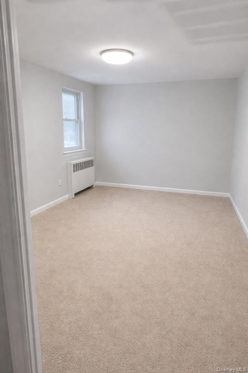 30 Trout Brook Rd in Woodbury, NY - Building Photo - Building Photo