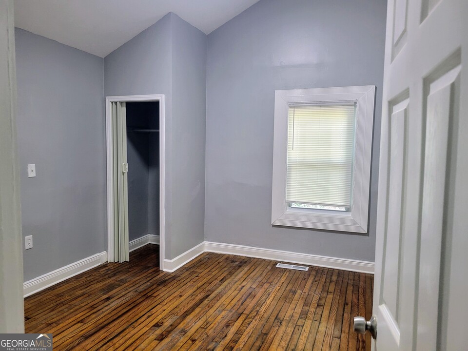 1366 Campbellton Rd SW in Atlanta, GA - Building Photo