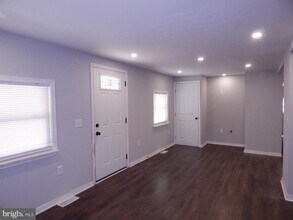 114 MacArthur Ave in Franklin, NJ - Building Photo - Building Photo