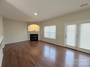 11220 Suunto Ln in Cornelius, NC - Building Photo - Building Photo