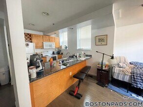 117 Park Dr in Boston, MA - Building Photo - Building Photo