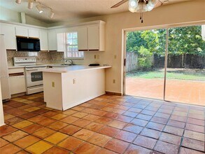 14340 SW 102nd St in Miami, FL - Building Photo - Building Photo