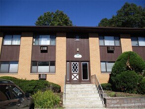 7 E Lawrence Park Dr in Piermont, NY - Building Photo - Building Photo