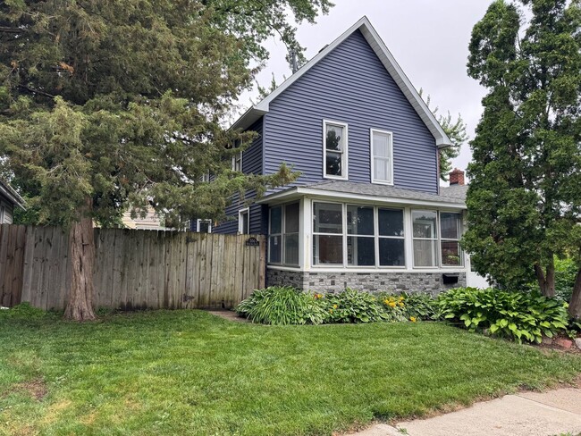 property at 304 10th Ave S