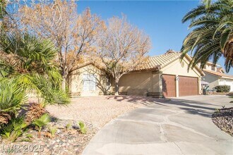 3436 N Tenaya Wy in Las Vegas, NV - Building Photo - Building Photo
