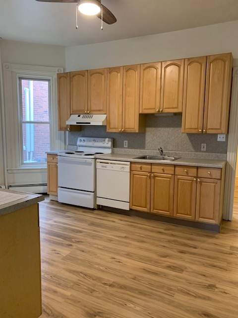 231 Washington Ave, Unit Apartment #1 in Phoenixville, PA - Building Photo