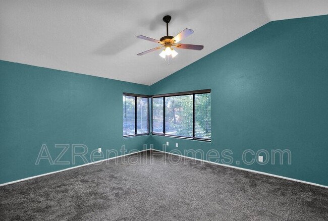 39 E La Vieve Ln in Tempe, AZ - Building Photo - Building Photo