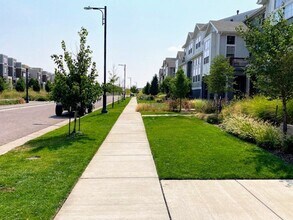 5447 Valentia St in Denver, CO - Building Photo - Building Photo