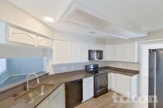 1253 Essex Dr in Desoto, TX - Foto de edificio - Building Photo