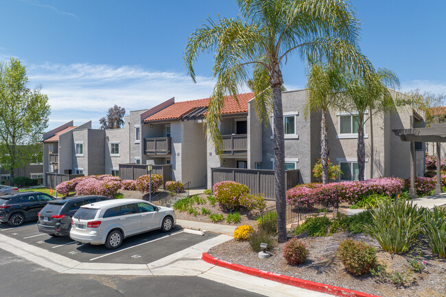 The Avenue at San Marcos in San Marcos, CA - Foto de edificio - Building Photo