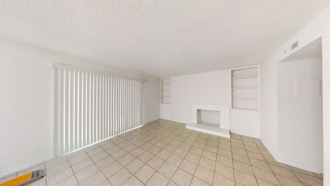 14621 Del Amo Ave in Tustin, CA - Building Photo - Building Photo