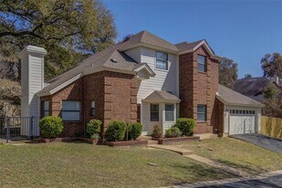 10002 Talleyran Dr in Austin, TX - Building Photo