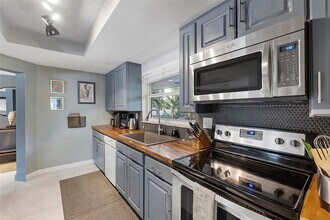 5260 NE 17th Terrace in Fort Lauderdale, FL - Building Photo - Building Photo