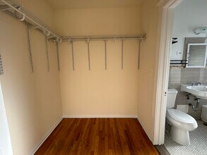 2712 N Milwaukee Ave, Unit 202 in Chicago, IL - Building Photo - Building Photo