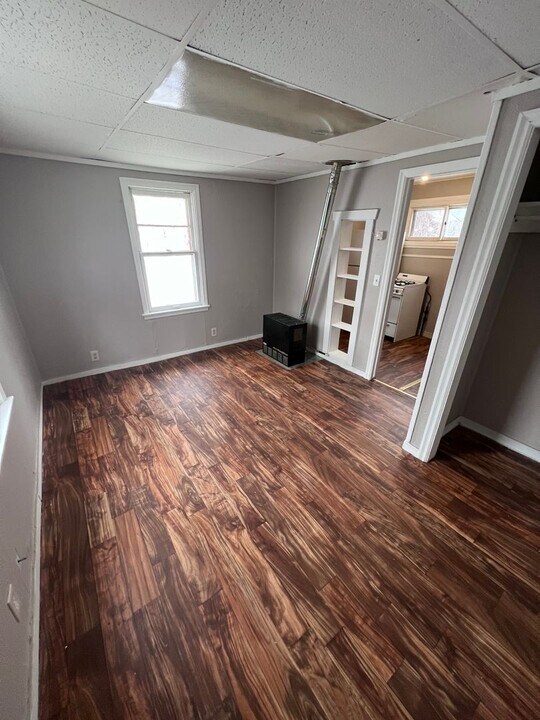 215 N 6th St in Miles City, MT - Building Photo