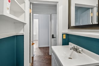 731 20th St NW in Largo, FL - Foto de edificio - Building Photo