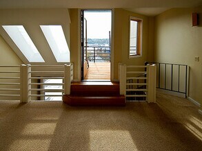 Princess Apartments in Seattle, WA - Building Photo - Building Photo