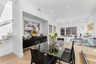 1035 1/2 N Vista St in West Hollywood, CA - Building Photo - Building Photo