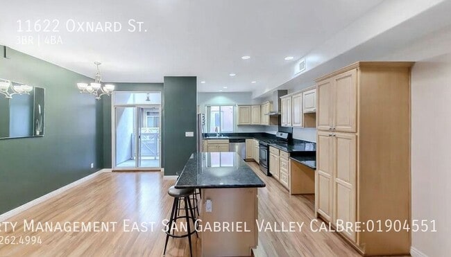 11622 Oxnard St in Los Angeles, CA - Building Photo - Building Photo