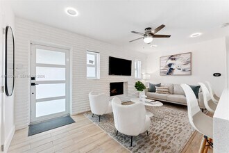 6161 NE 7th Ave in Fort Lauderdale, FL - Building Photo - Building Photo