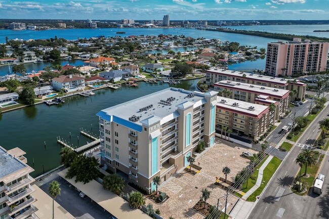 125 Island Way in Clearwater, FL - Building Photo - Building Photo