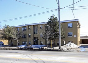 833 Wilson Ave in Toronto, ON - Building Photo