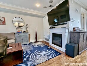 504 E 8th St, Unit 504 East 8th St in Boston, MA - Foto de edificio - Building Photo