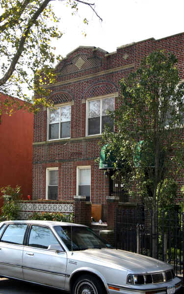 2046 80th St in Brooklyn, NY - Foto de edificio