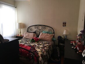 736 Washington St, Unit 6 in Brookline, MA - Foto de edificio - Building Photo