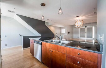 1190 E Carson Ave in Las Vegas, NV - Building Photo - Building Photo