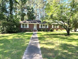 529 Skyland Dr in Columbia, SC - Building Photo