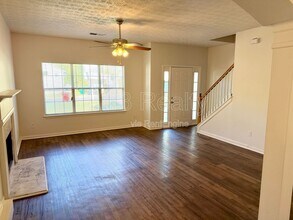 1389 Highgrove Way in Atlanta, GA - Foto de edificio - Building Photo