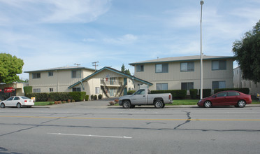 Pruneridge Apartments in Santa Clara, CA - Building Photo - Building Photo