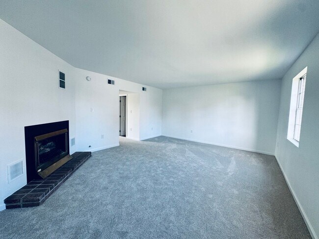 11 Westdale Dr in Lynchburg, VA - Foto de edificio - Building Photo