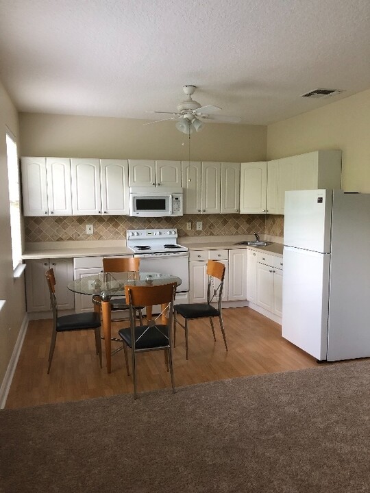 2260 3 Rivers Dr in Orlando, FL - Building Photo