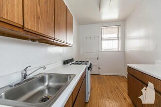 820 W Waveland Ave in Chicago, IL - Building Photo - Building Photo