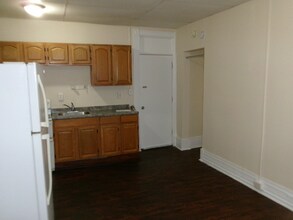 1017 Lehman St, Unit Apt 2 in Lebanon, PA - Building Photo - Building Photo