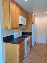 8537 Villa La Jolla Dr in San Diego, CA - Building Photo - Building Photo