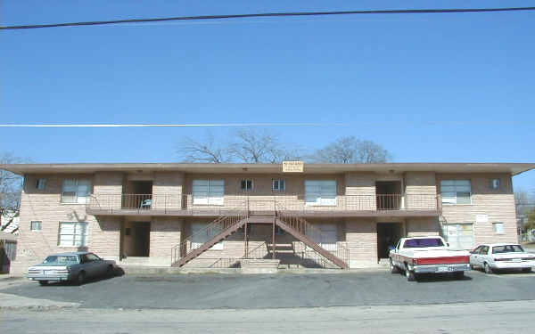 Sunburst Apartments in San Antonio, TX - Building Photo